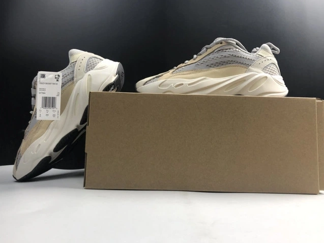 Cream 700 Cream V2 Adidas Yeezy GY7924 Boost 0727